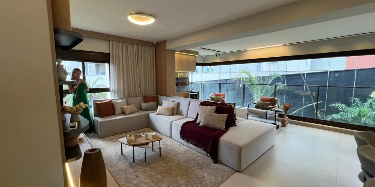 MS Zappa - Sorocaba - Integração total entre sala, jantar e varanda envidraçada.