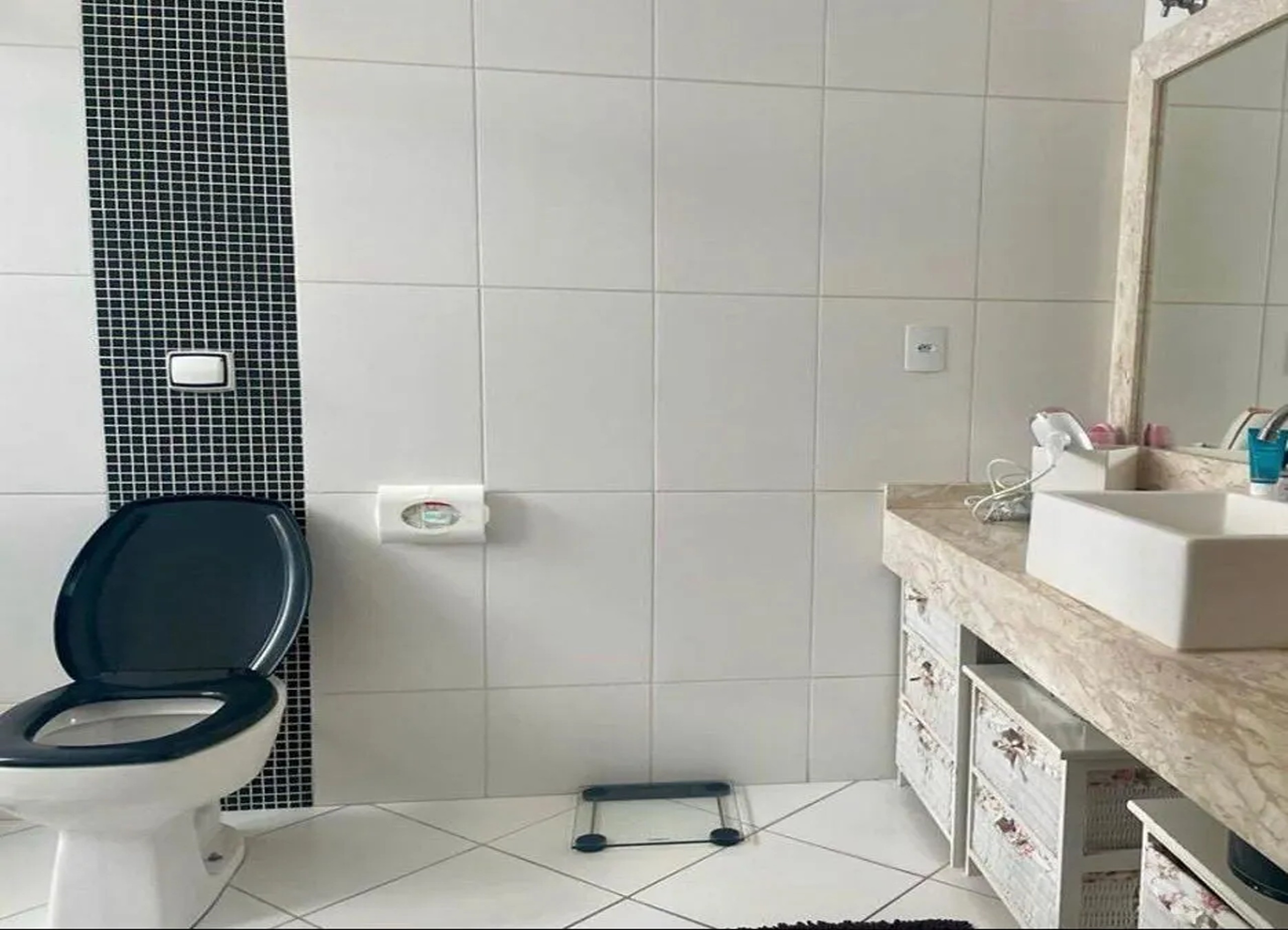 MS-Zappa-Sorocaba-Banheiro-externo-apoio-com-conforto-para-area-de-lazer