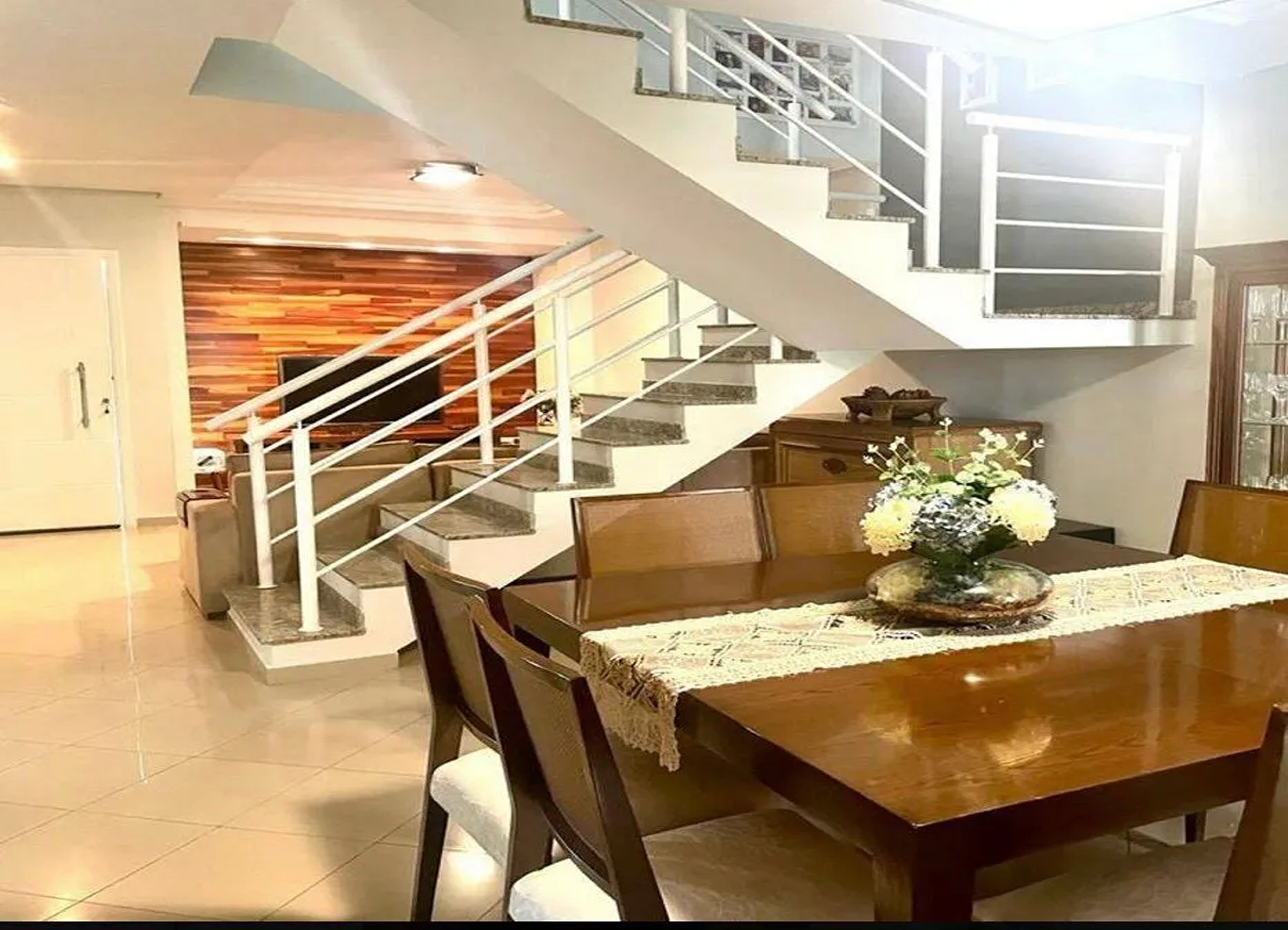 MS-Zappa-Sorocaba-Sala-elegante-amplitude-e-luz-natural-para-momentos-unicos