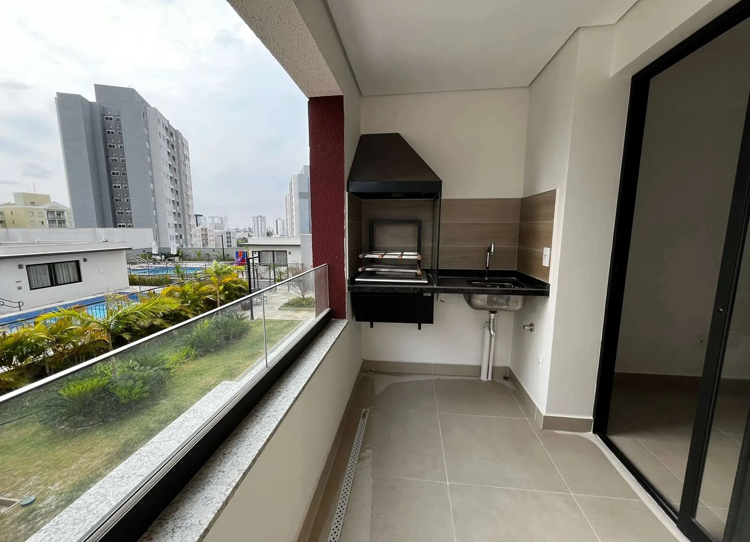 MS-Zappa-Sorocaba-Varanda-gourmet-com-churrasqueira-e-vista-para-area-de-lazer._20